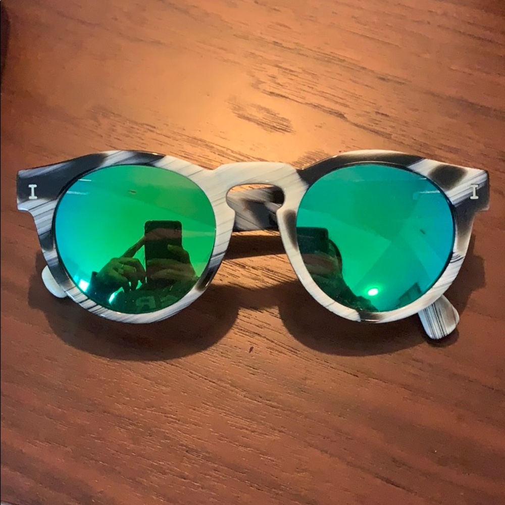 Illesteva sunglasses